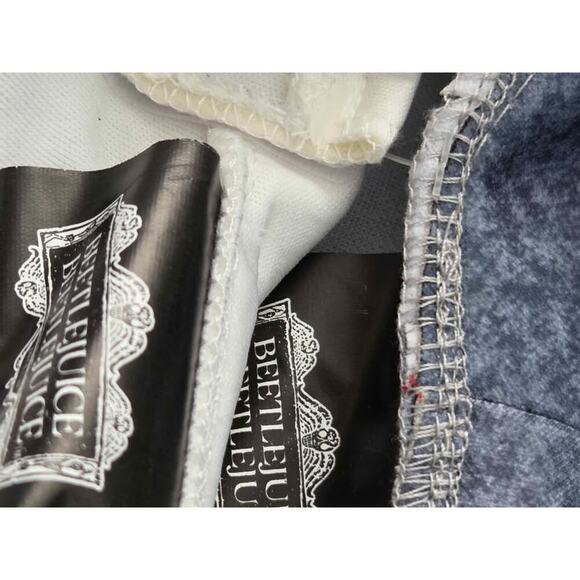 Halloween Costume/Beetlejuice Astrid Child Costume β Med(7-8) - Picture 4 of 6